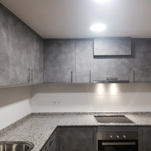 Cocina con acabado imitación hormigón